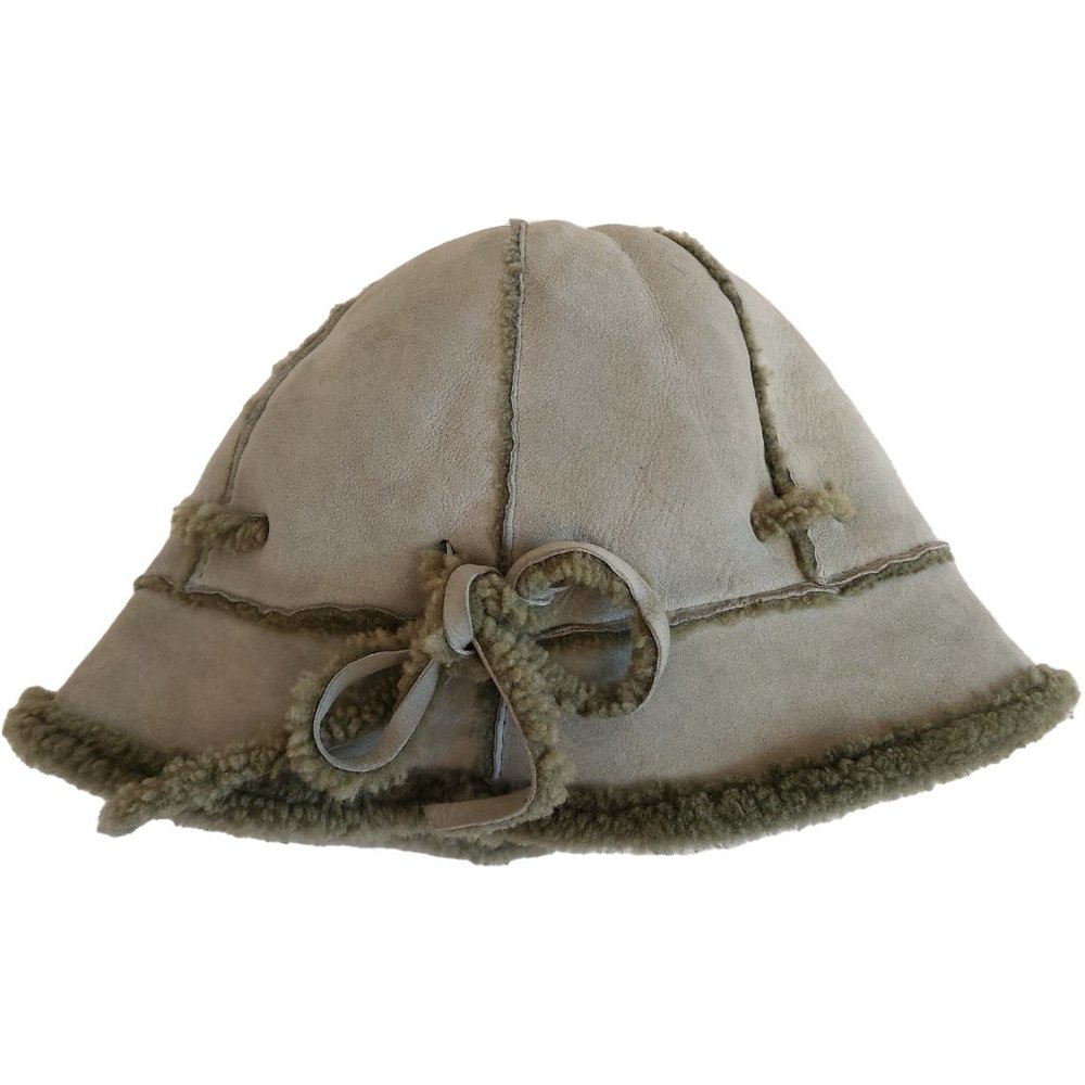 Grevi Lambskin Bucket Hat
